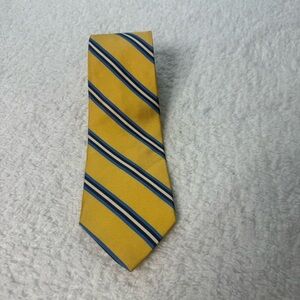 Brooks Brothers 346 Neck Tie Mens Yellow 100% Silk Blue White Stripe USA 59 Inch